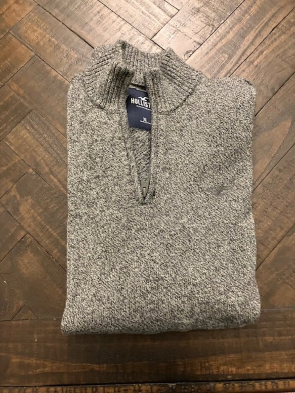 Hollister Zip-up Pull over sweater
